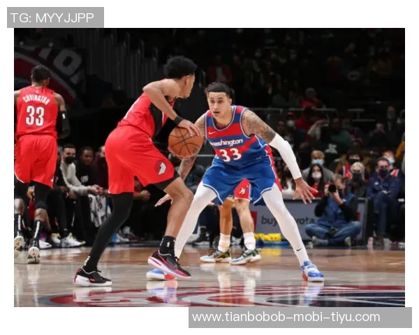 安芬尼西蒙斯在球队中寻找自我与胜利的平衡之道